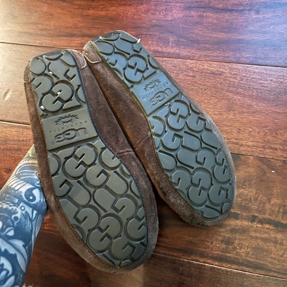 UGG Australia Dakota moccasins slippers shoes Style 5133 size 7 women’s - Picture 6 of 10